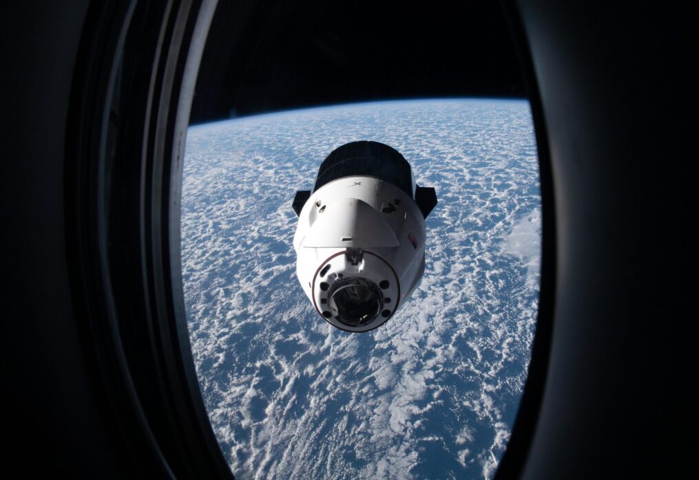 Space Station Astronauts Unpacking New Science Experiments From SpaceX Dragon Resupply Ship