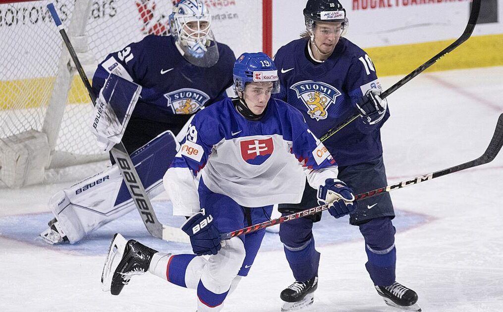 Finland bounces back at world juniors, beats Slovakia 5-2