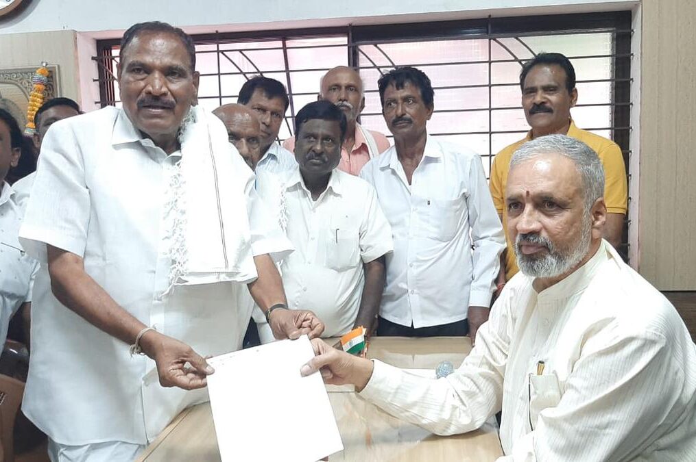 JD(S) MLA Shivalinge Gowda resigns from House membership, likely to join Congress